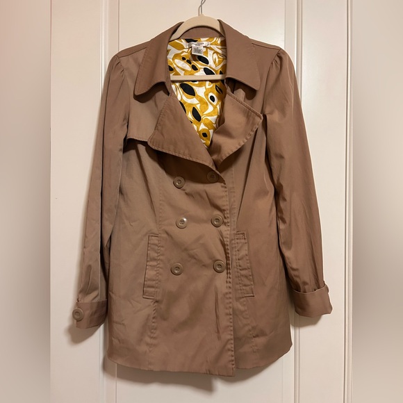 Bought in Paris 🫶🏽 Mid Thigh dark Tan Trench Coat 👜☕️🥐 French Gem! - Picture 3 of 11